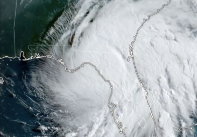 Debby espalha chuvas torrenciais e acelera rapidamente em direção ao nordeste